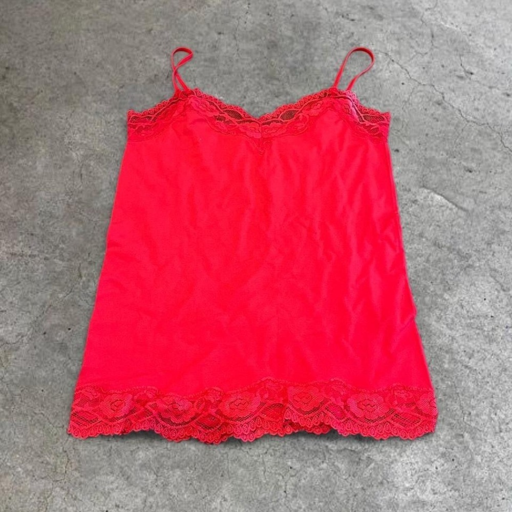 ⭐y2k red lace trim tank top medium/large